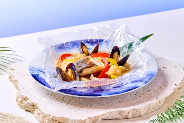 アイランドフィッシュ包み焼き ～エスニックブイヤベース～