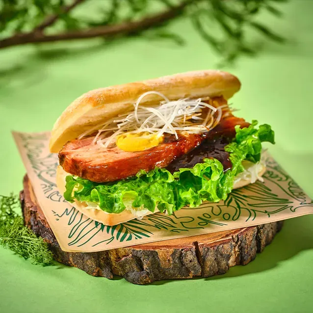 トロ~り紅豚角煮サンド ~泡盛仕込み~ 1